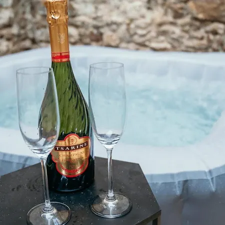The Champenoise Jacuzzi - Vineyard *